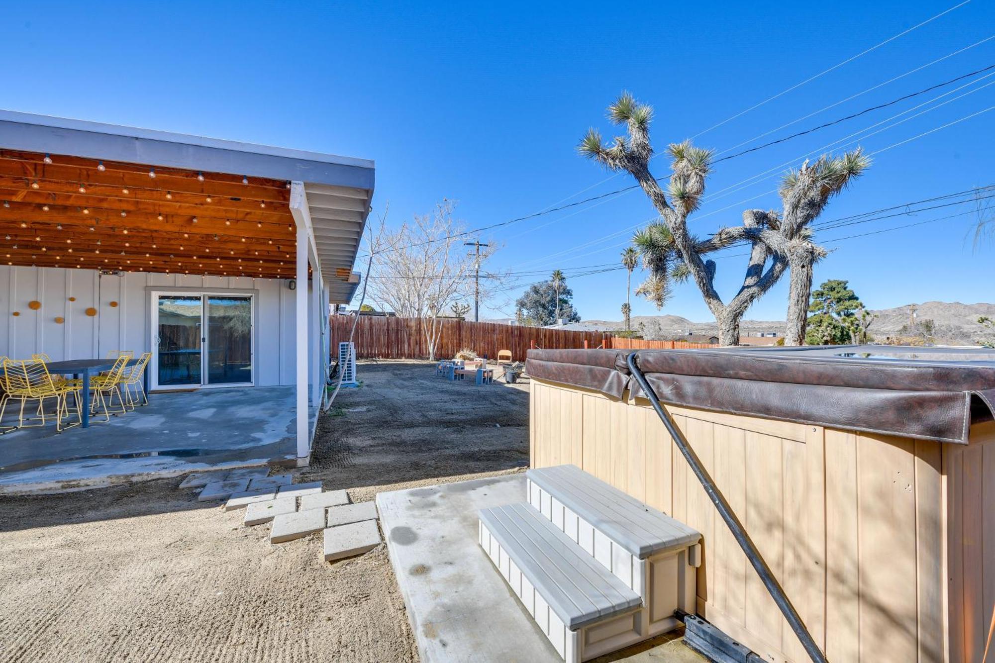 Vacation With Private Hot Tub! *